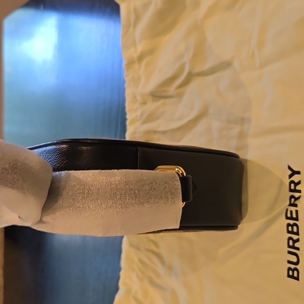 NWT! Burberry Small Camera Bag - Picture 3 of 6